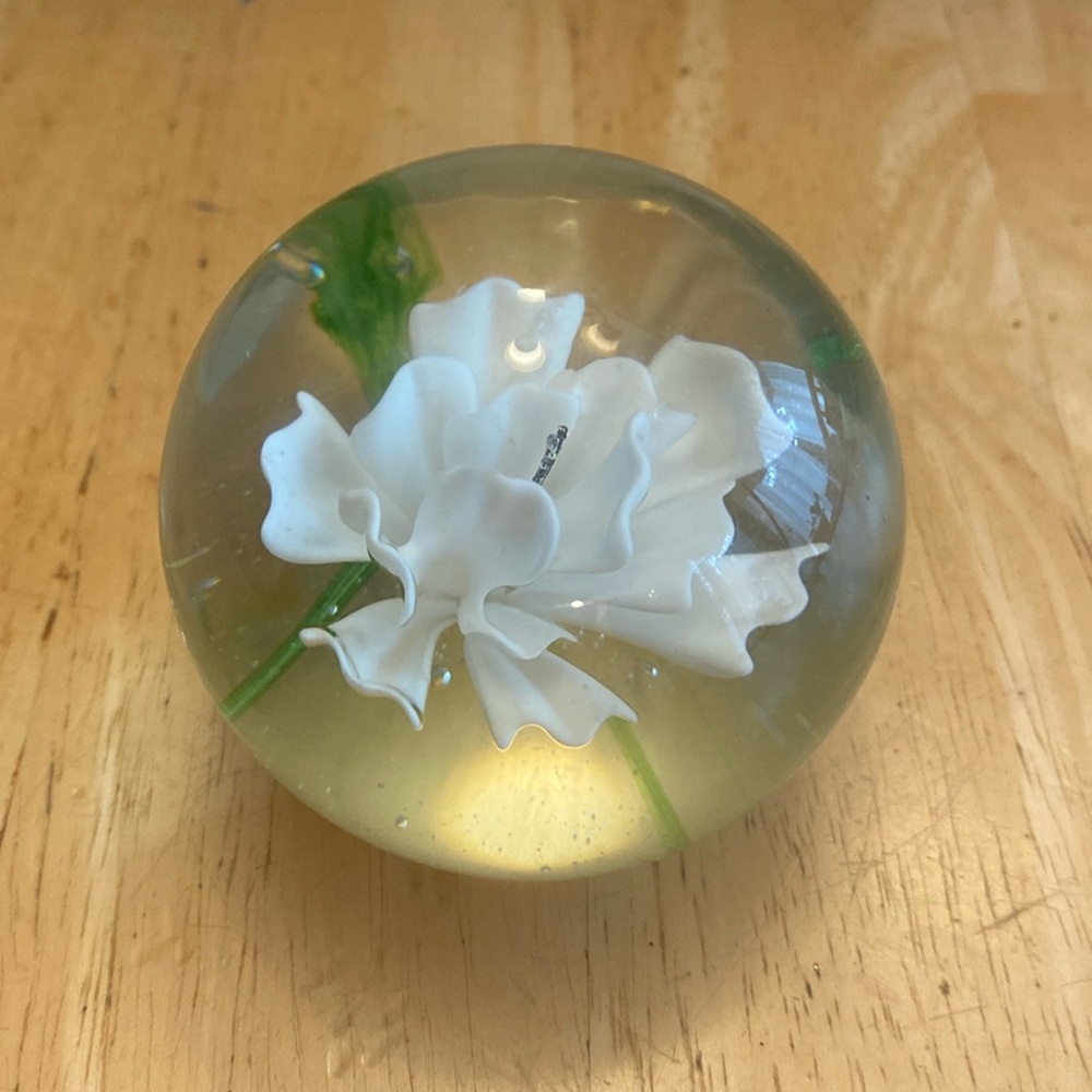 Vintage art glass flower paper weight. There is a small dent on bottom side